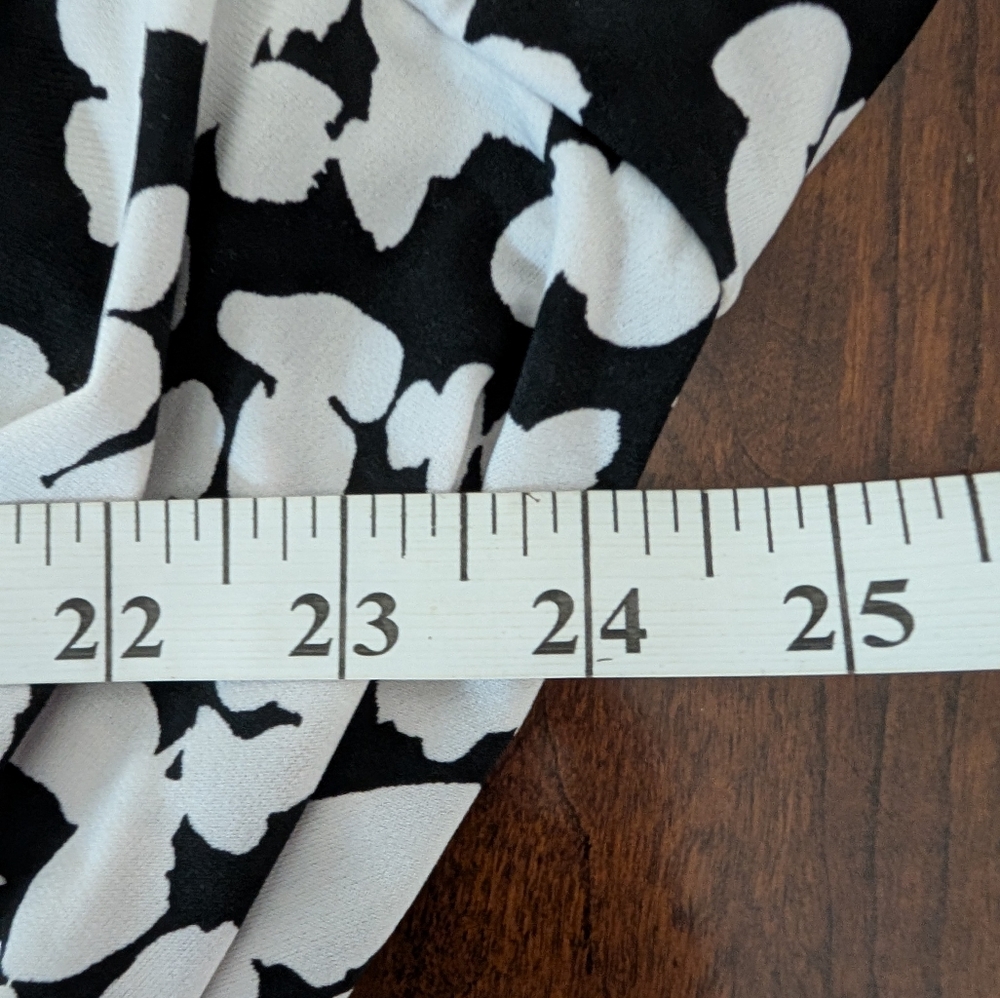 3/$30 London Times Jersey Wrap Dress - Picture 8 of 8